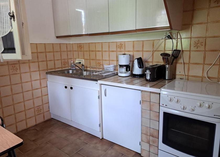 Provence-Alpes-Côte d'Azur Gréoux-les-Bains One-Bedroom Apartment