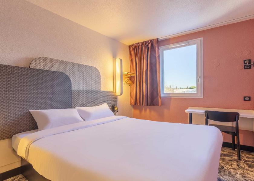 Provence - Alpes - Cote d'Azur Meyreuil Double - Room With A Large Bed For 2 People