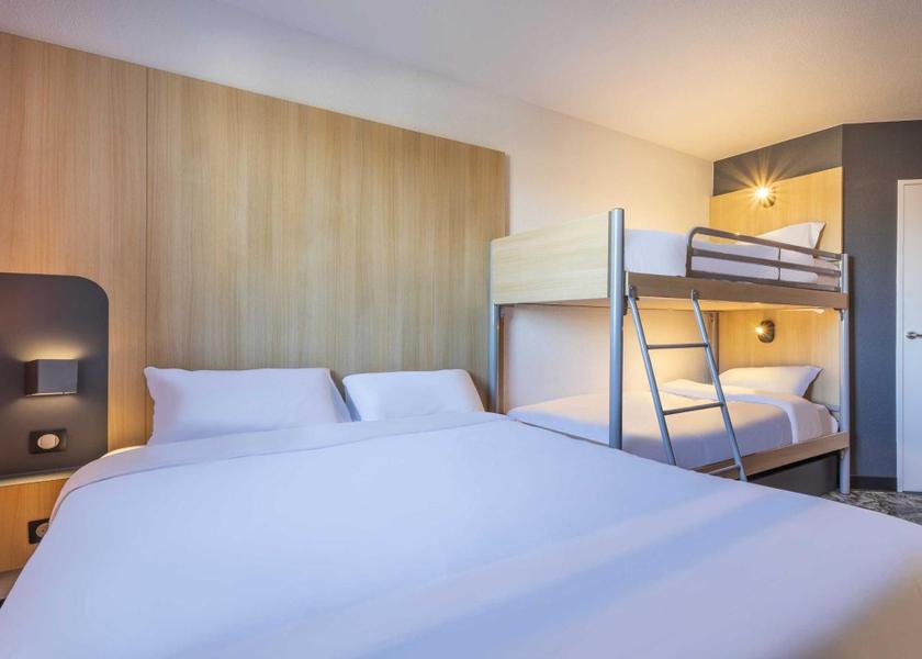 Provence - Alpes - Cote d'Azur Meyreuil Quadruple Room