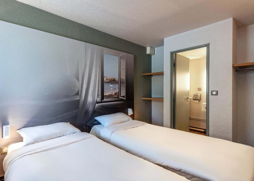 Brittany St.-Martin-des-Champs Standard Quadruple Room