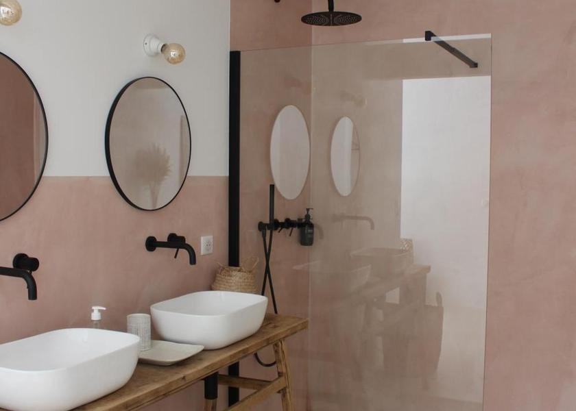 Provence - Alpes - Cote d'Azur Orgon Double Room with Patio