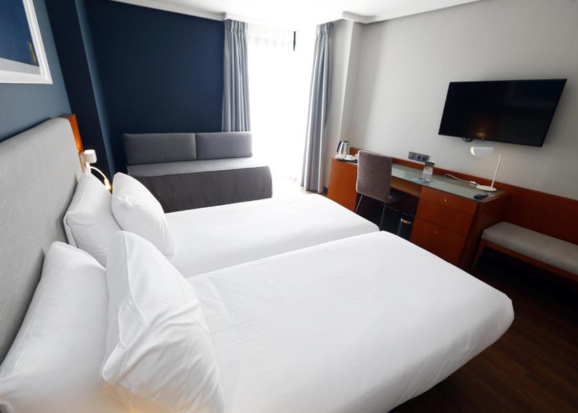 Community of Madrid Coslada Standard Triple Room