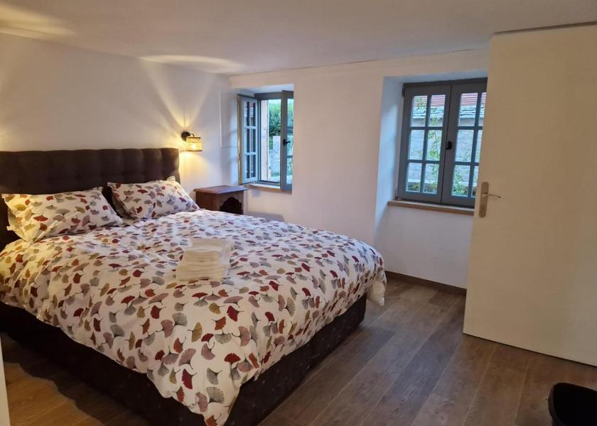 Bourgogne-Franche-Comte Tournus Queen Room - Disability Access