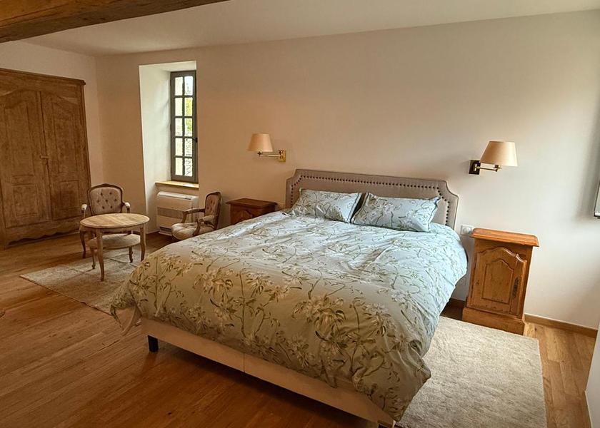 Bourgogne-Franche-Comte Tournus Deluxe Room (2 Adults + 1 Child)