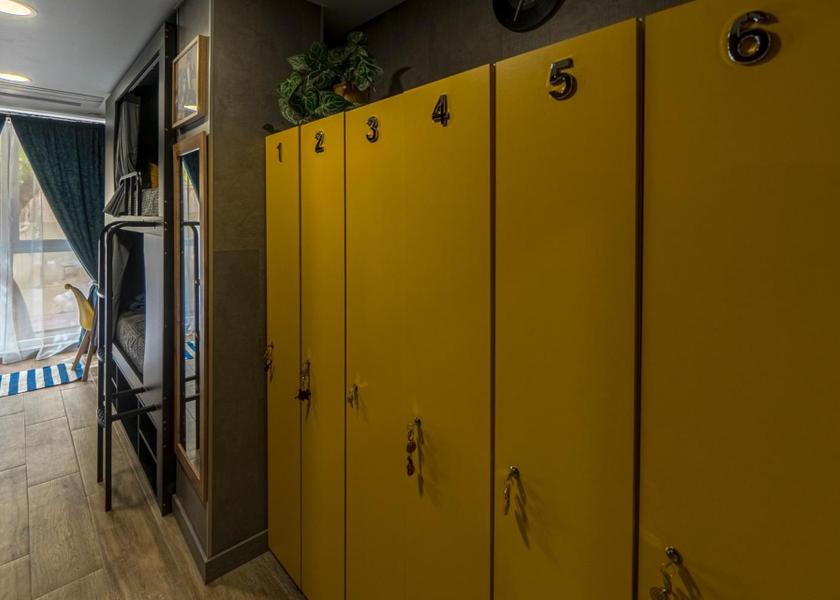 Valencian Community Torrevieja Bed in 6-Bed Female Dormitory Room