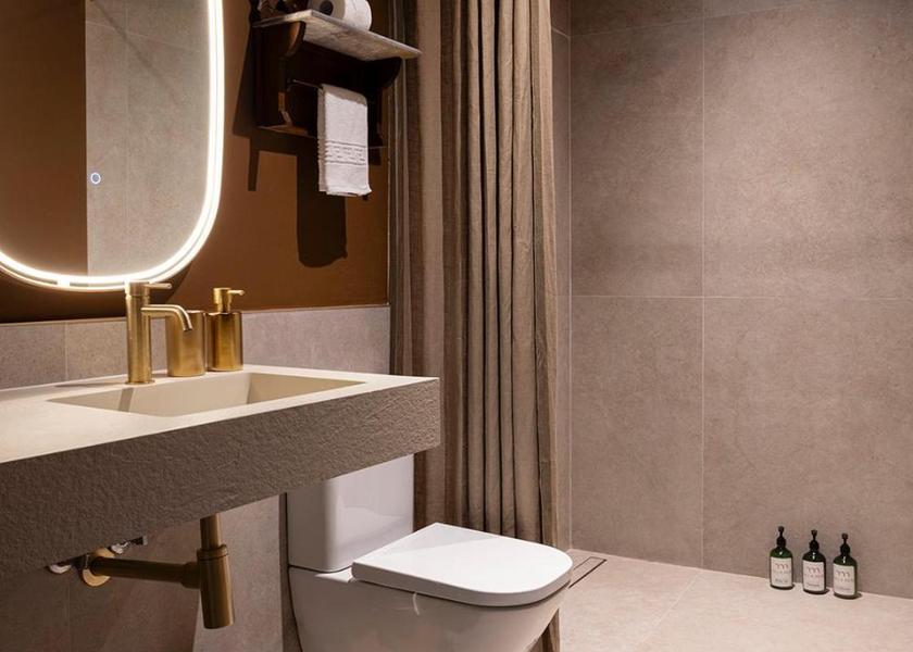 Catalonia Canet de Mar King Room - Disability Access