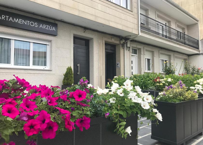 Galicia Arzua Four-Bedroom Standard Apartment