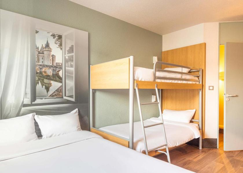 Pays de la Loire Saint-Sebastien-sur-Loire Quadruple Room