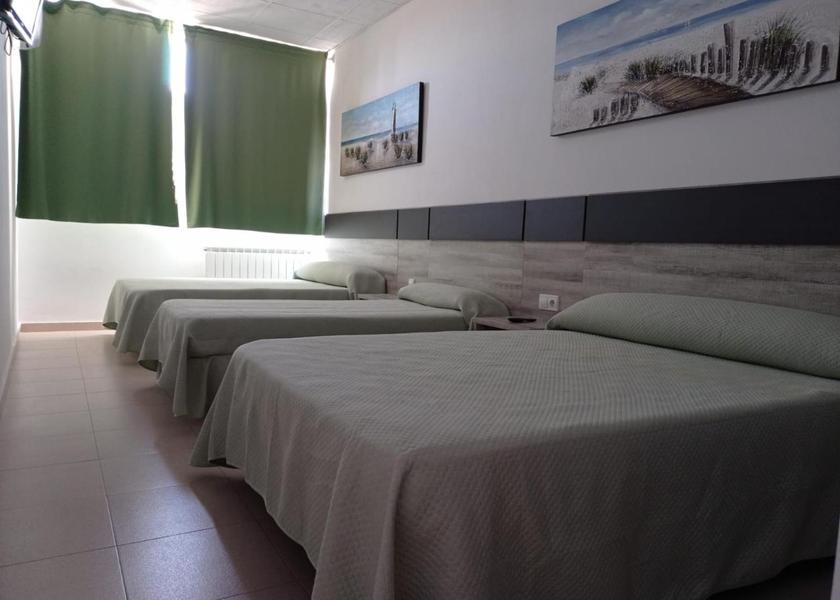 Aragon Monreal del Campo Triple Room