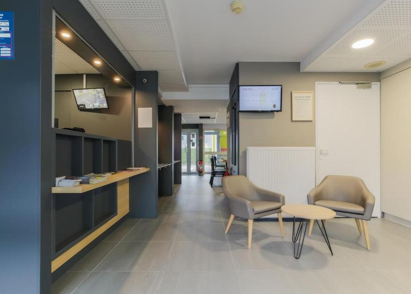 Grand Est Augny lobby