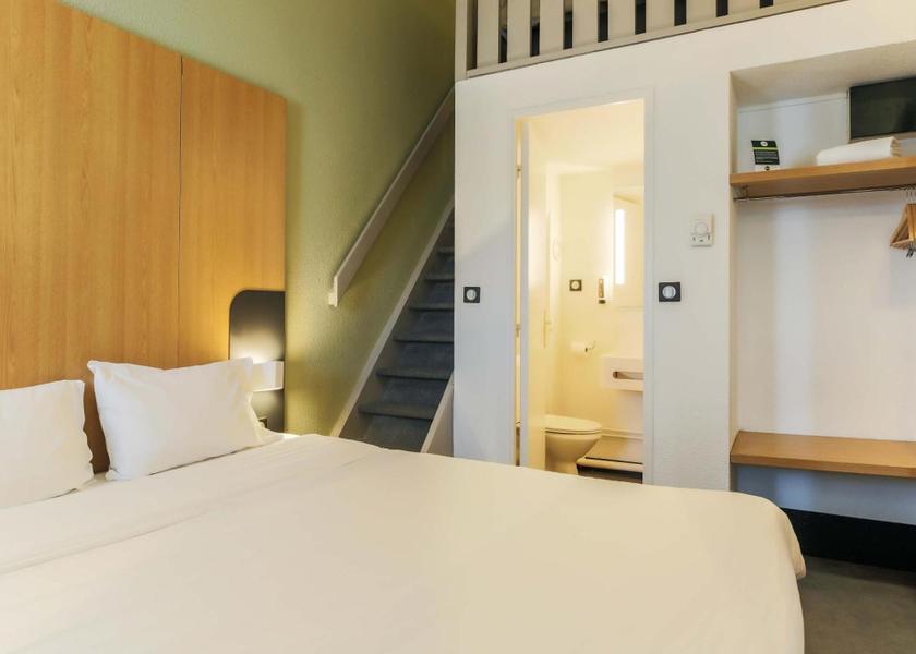 Grand Est Augny Quadruple Room