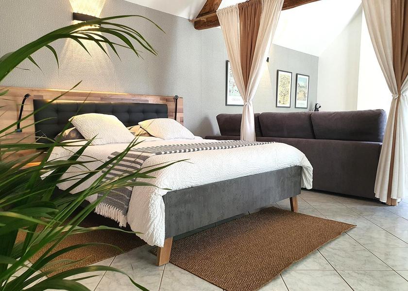 Centre - Loire Valley Cellettes Large Double Room