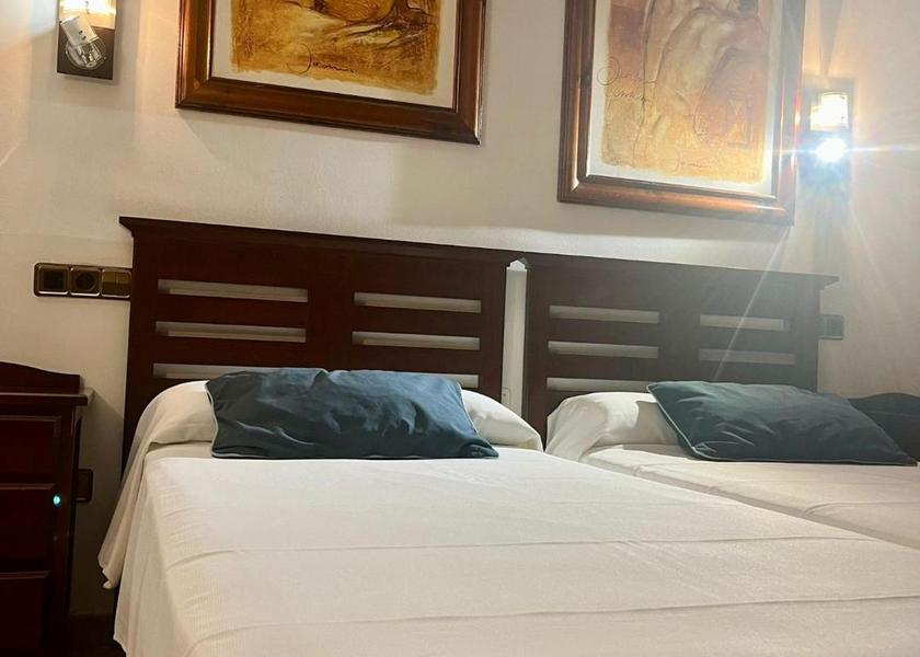 Aragon Valderrobres Standard Twin Room
