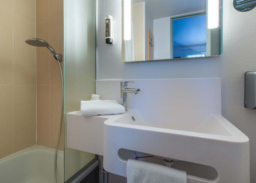 Centre - Loire Valley Chateauroux Quadruple Room