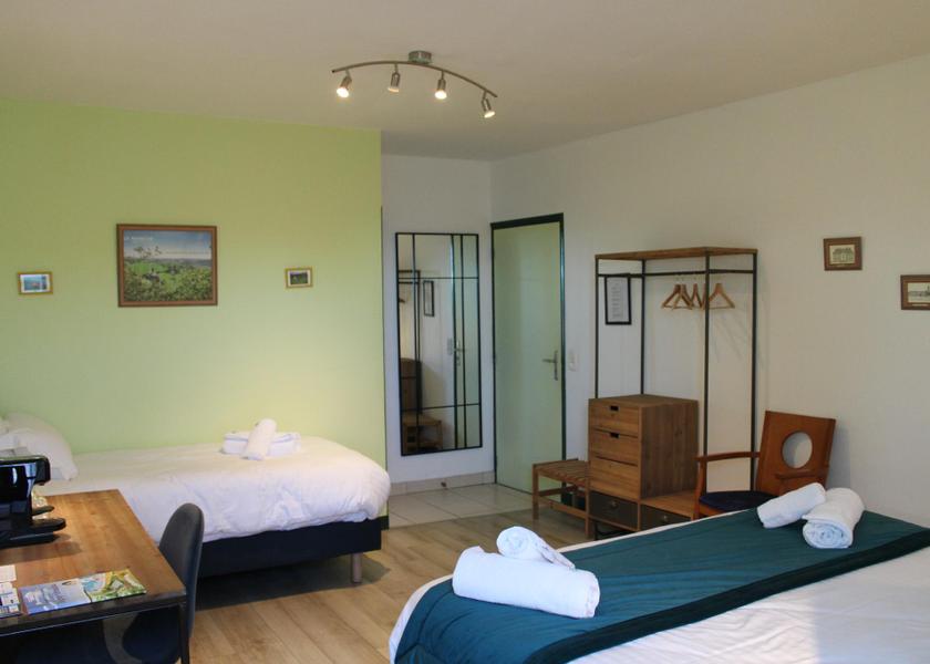 Normandy Grandcamp-Maisy Triple Room