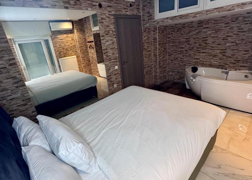 Central Macedonia Thessaloniki Suite with Hot Tub