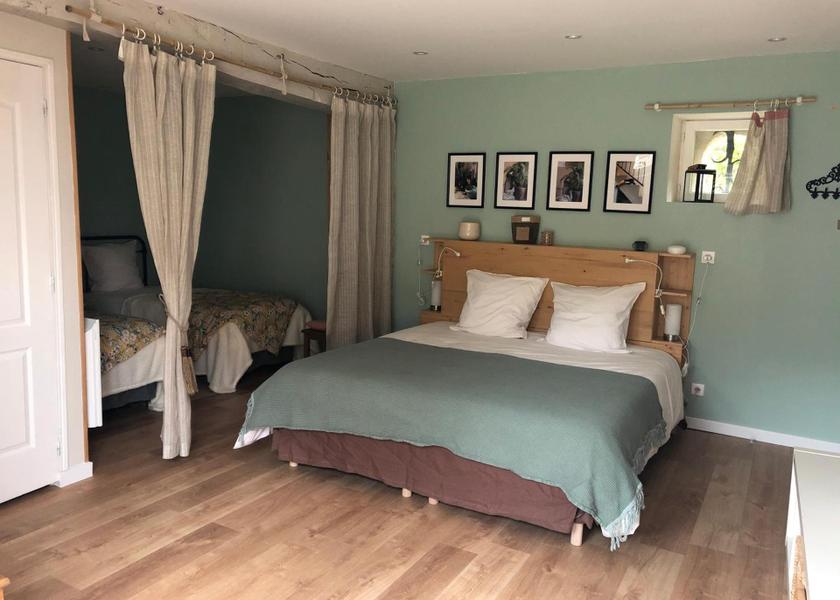 Centre-Loire Valley Chargé Family Room