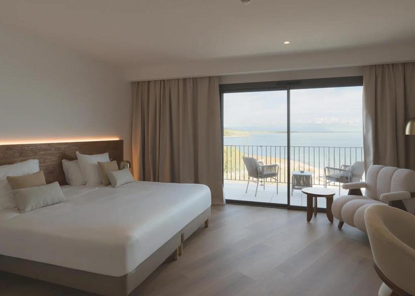 Corsica Sari-Solenzara King Suite with Balcony, Sea View and Kitchenette - Non-Smoking