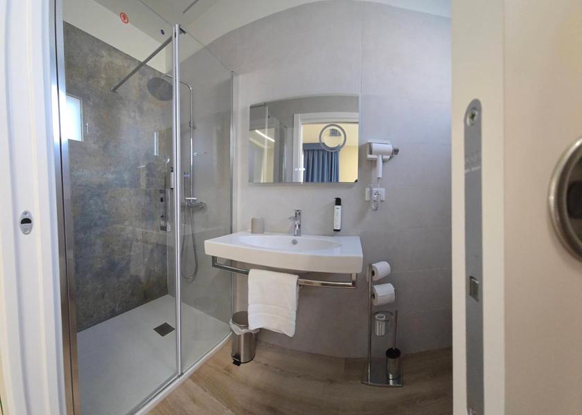 Abruzzo Pescara Double Room with Private Bathroom