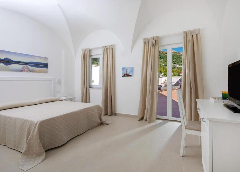 Campania Anacapri Double Room with Mountain View