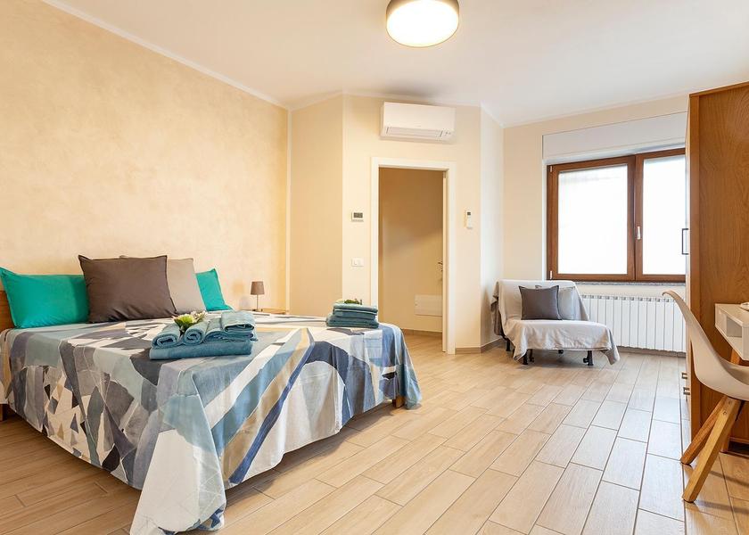 Lombardy Somma Lombardo bed