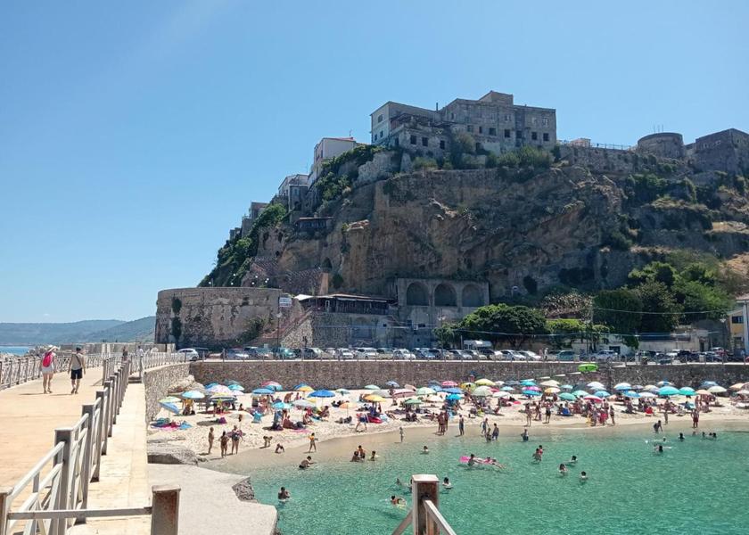 Calabria Pizzo nearby attraction