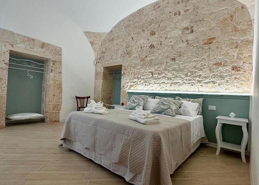 Puglia Castellana Grotte Deluxe Double Room with Extra Bed