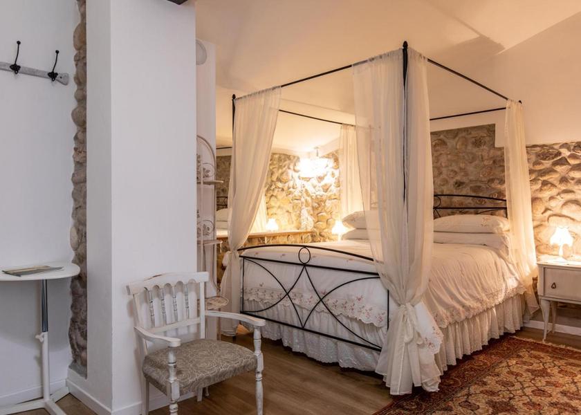 Veneto Castelnuovo del Garda Double Room with Spa Bath