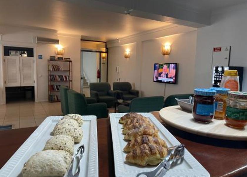 Azores Angra do Heroismo Twin - Double and Single Bed