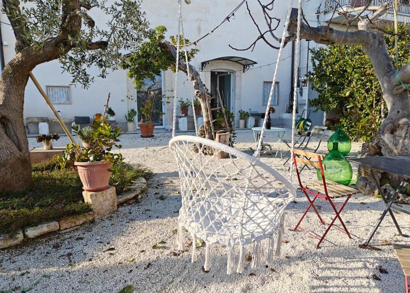 Puglia Gioia del Colle garden