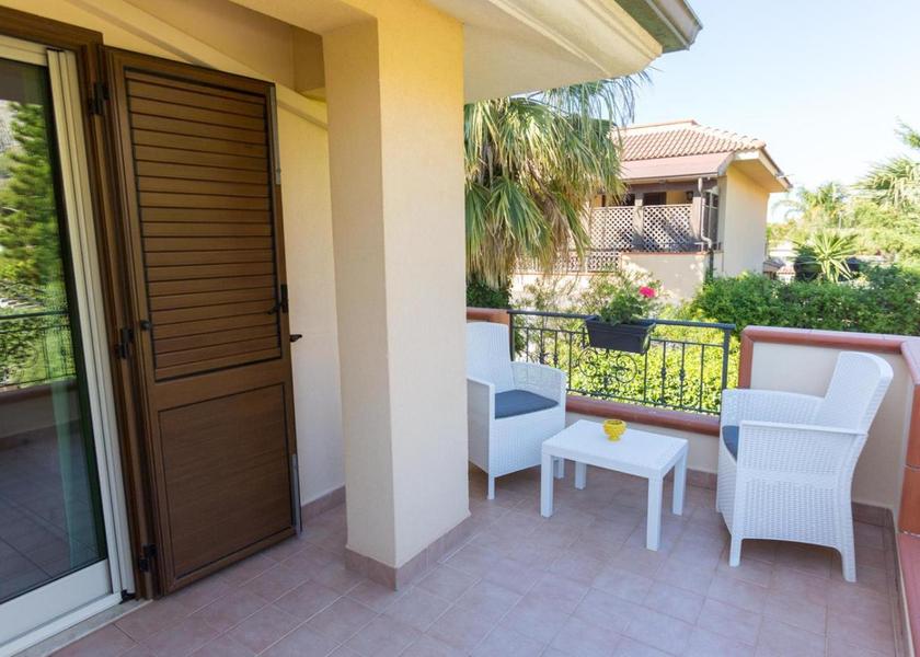 Sicily Isola delle Femmine Triple Room with Garden View
