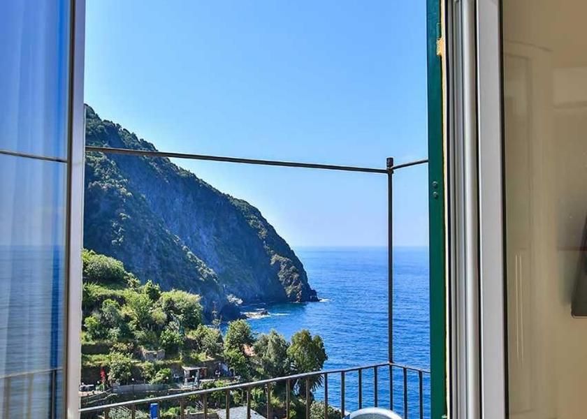 Liguria Riomaggiore Queen Room with Balcony