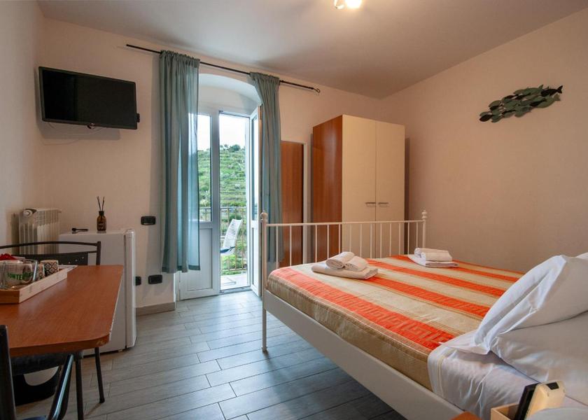 Liguria Riomaggiore Double Room with Balcony and Sea View
