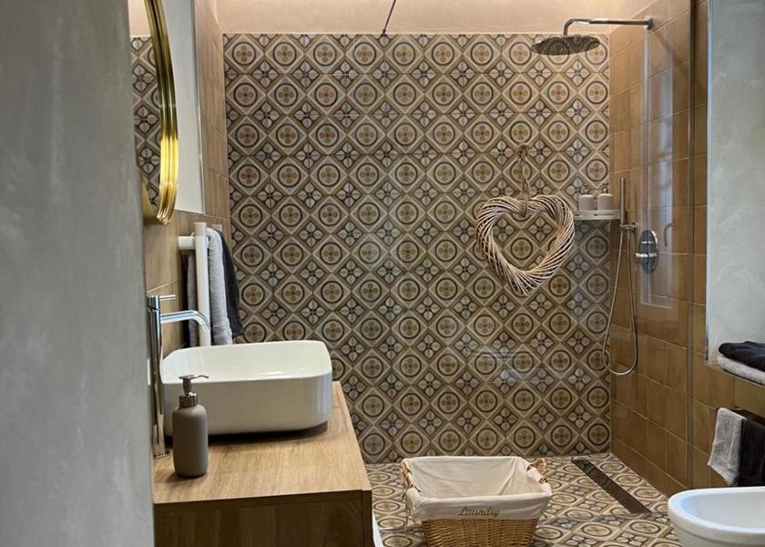 Lombardy Sarnico bathroom