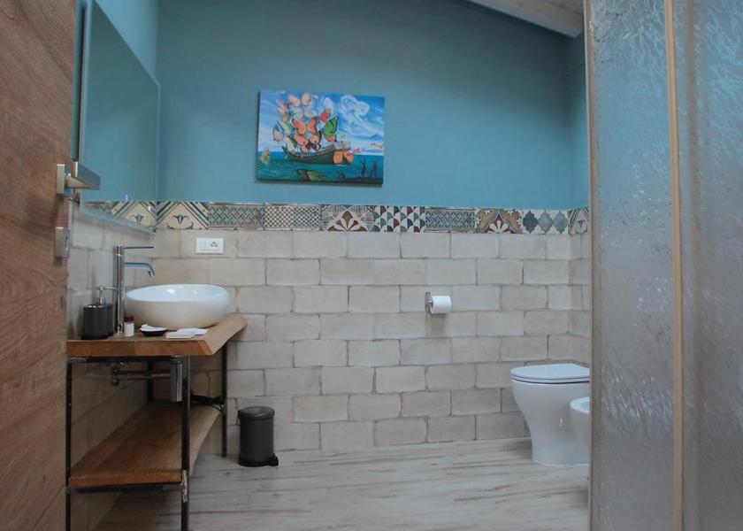 Lazio Tuscania bathroom