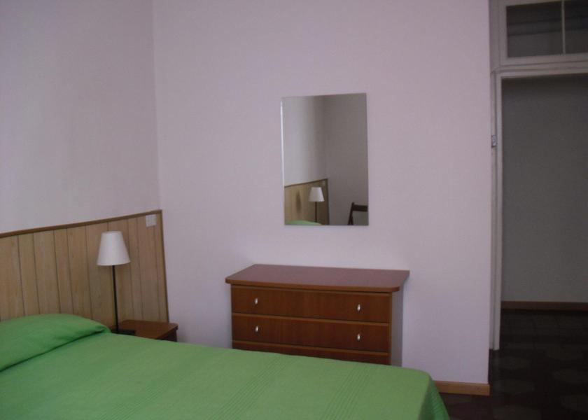 Lombardy Lovere Queen Accessible Room