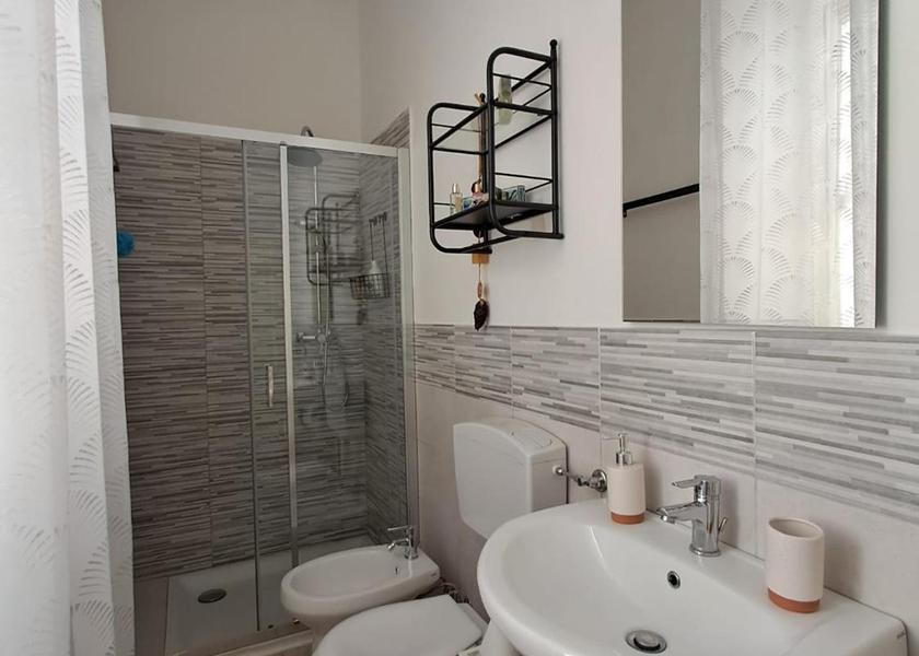 Lazio Marino Single Room with Shared Bathroom