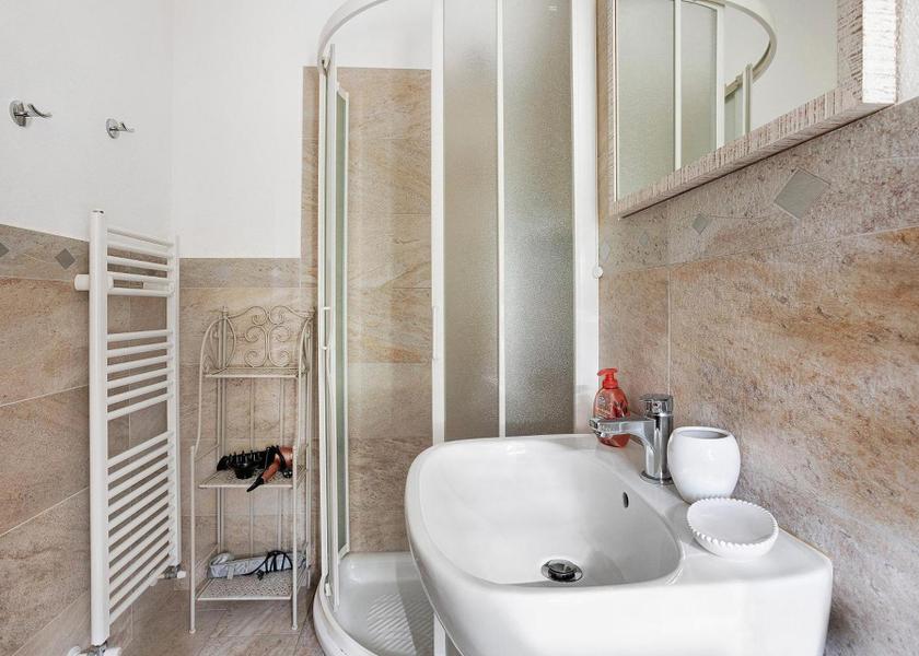 Liguria Vernazza Triple Room with Shower