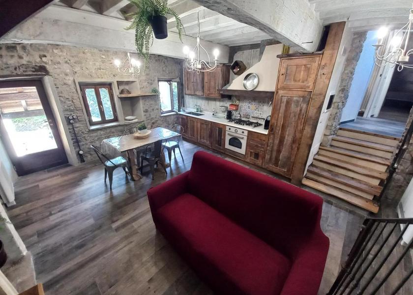 Emilia-Romagna Canossa Two-Bedroom Apartment