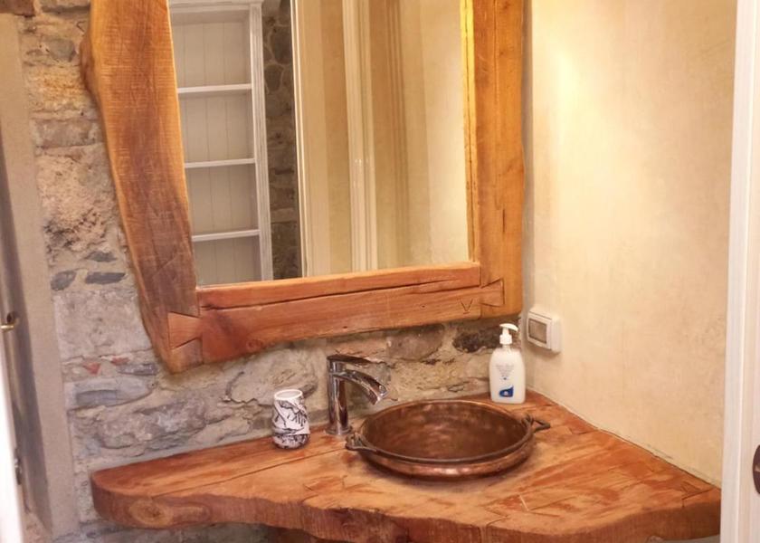 Emilia-Romagna Canossa Two-Bedroom Apartment