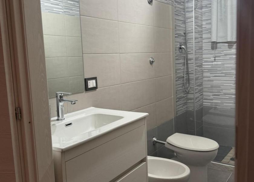 Campania Sessa Aurunca shower