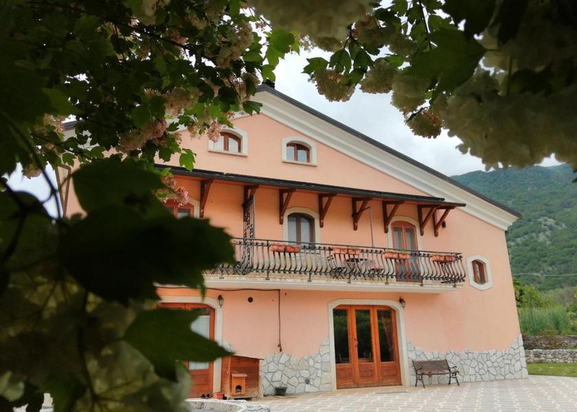 Abruzzo Villetta Barrea exterior view