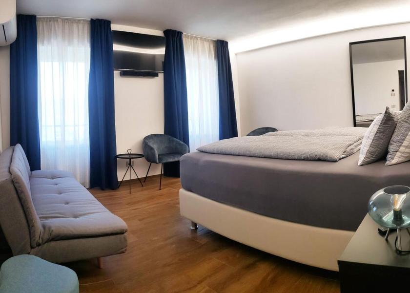 Tuscany Fosdinovo Deluxe Double Room with Sea View