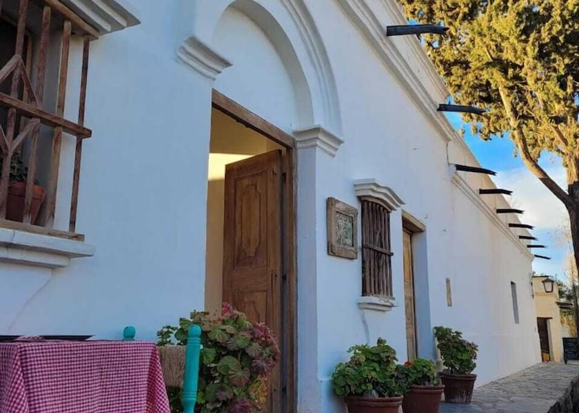 Salta Cachi Exterior Detail