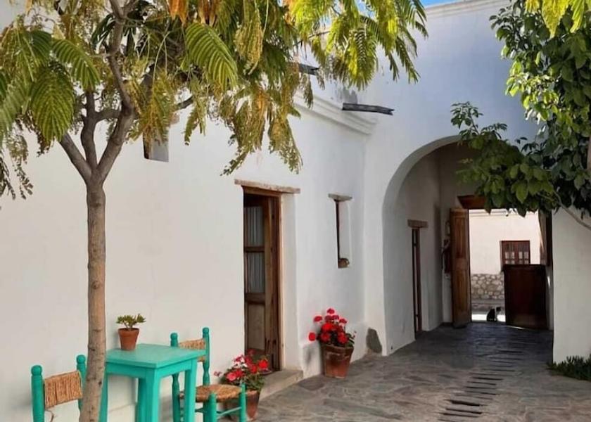 Salta Cachi Exterior Detail