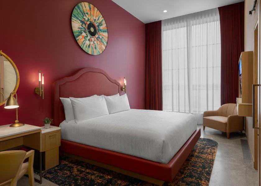 Ontario London Rock Royalty Suite King
