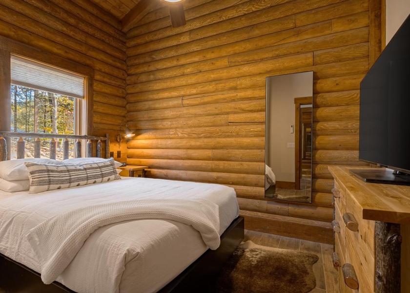 Tennessee Gatlinburg Queen Suite