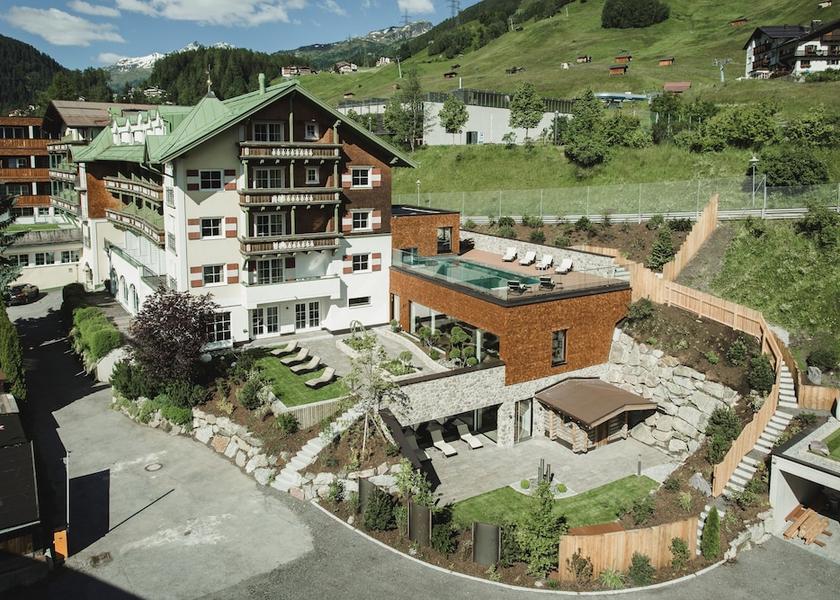 Tyrol Sankt Anton am Arlberg Front of property - evening/night
