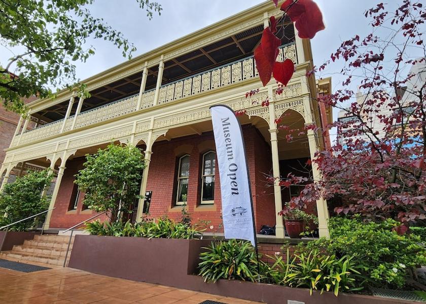 Victoria Melbourne Facade