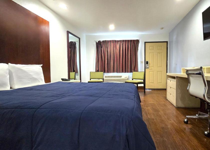 California Buena Park Queen Bed Accessible Non-Smoking